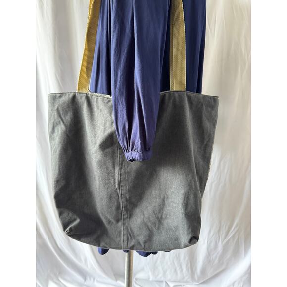 Handmade Gray Paisley Tote Bag - Picture 3 of 9